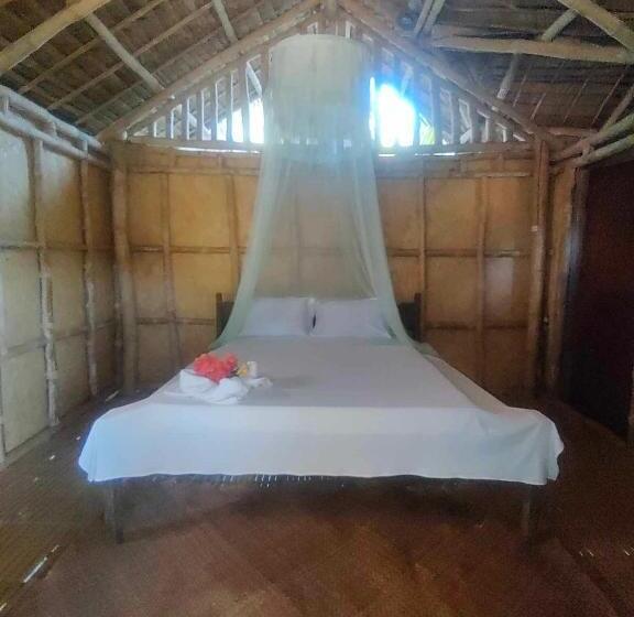 تختخواب و صبحانه Buluang Native Beach Resort