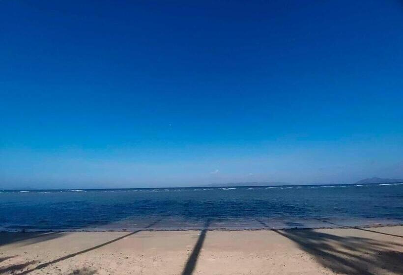 تختخواب و صبحانه Buluang Native Beach Resort