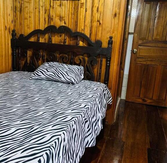 تختخواب و صبحانه La Casa Del Oso De Anteojos