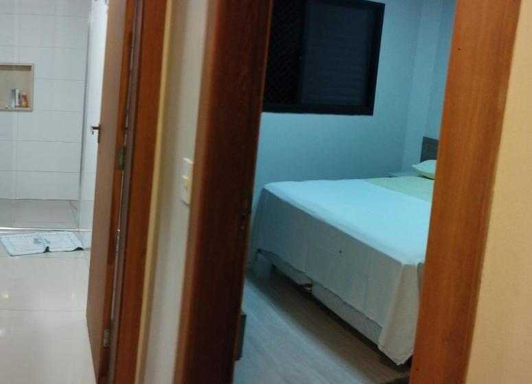 Bed and Breakfast Quarto Centro Dourados