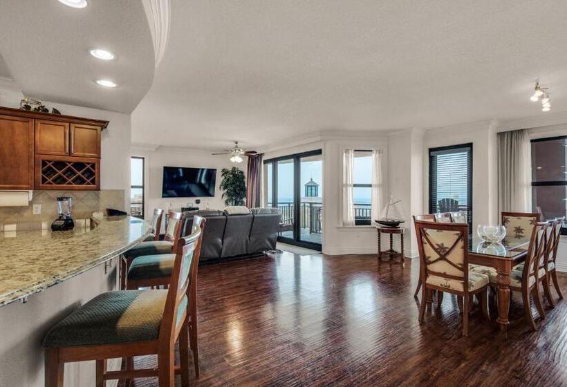 Bright, Corner Unit With Incredible Gulf And Sunset Views!