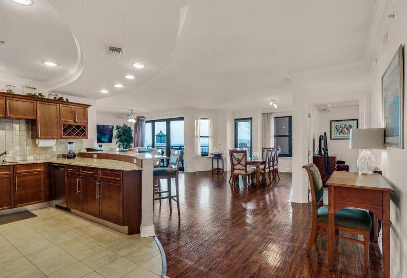 Bright, Corner Unit With Incredible Gulf And Sunset Views!