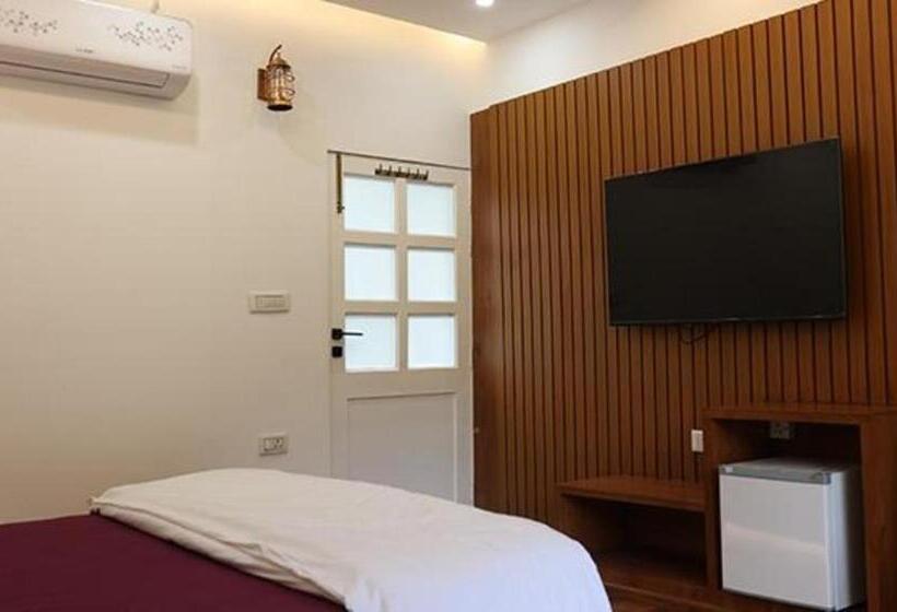 Fabhotel Prime The Aravali Resort