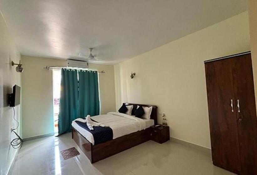 Fabhotel Sterling Garden