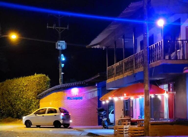 Finca Hotel Piscinando En Pereira