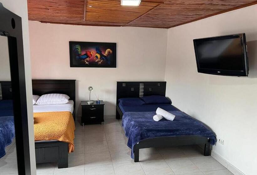 Finca Hotel Piscinando En Pereira