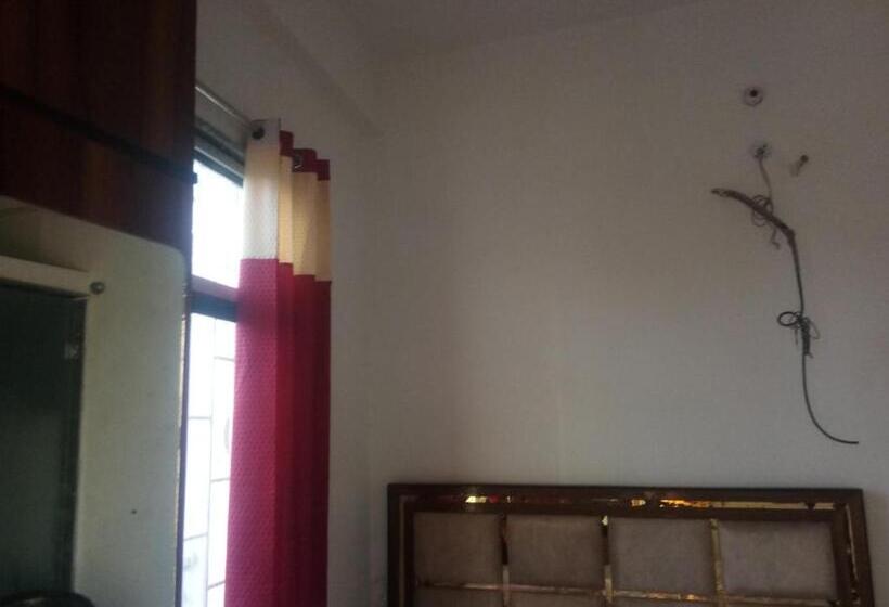 فندق Aditya Paradise