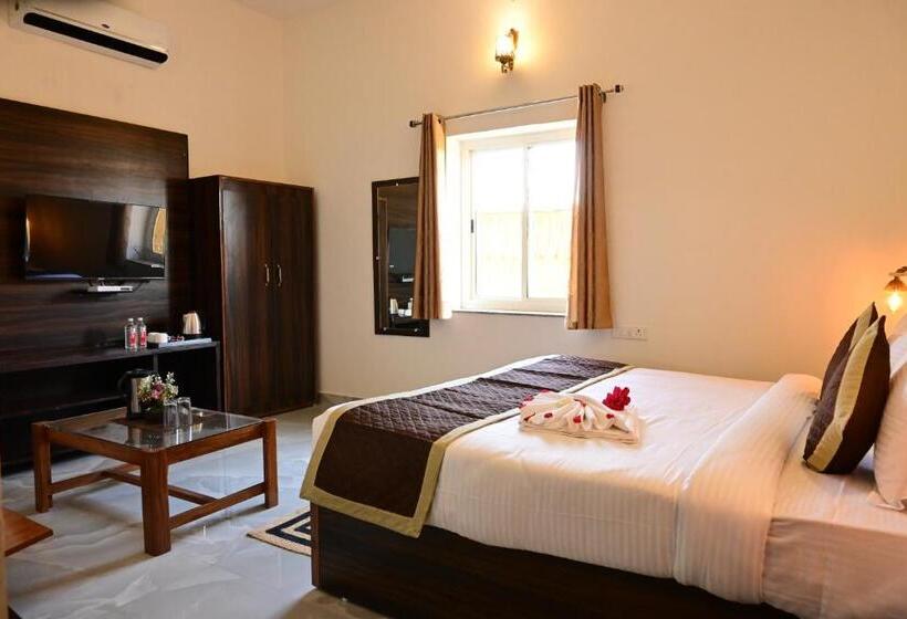 בית מלון כפרי Aijasvan Resort