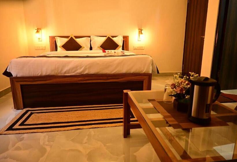 בית מלון כפרי Aijasvan Resort