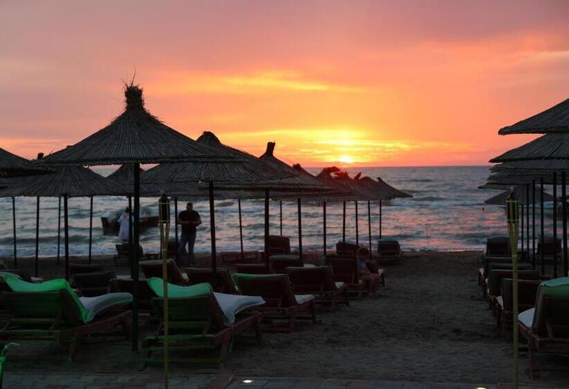 Отель Aria Beach Resort By Hana Turismo