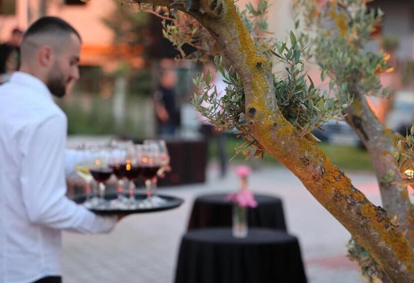 Отель Aria Beach Resort By Hana Turismo