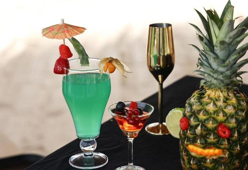 Отель Aria Beach Resort By Hana Turismo