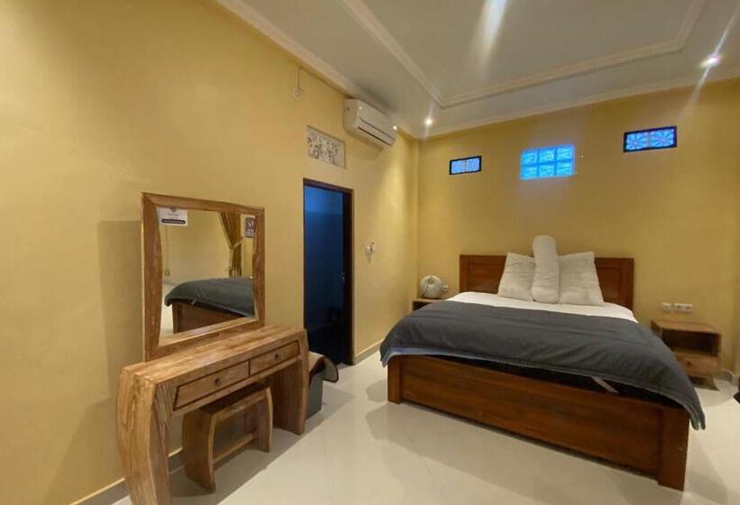 בית מלון כפרי Capital O 93844 Arta Adi Homestay