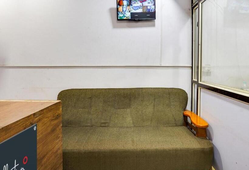 ホテル Collection O Avrs