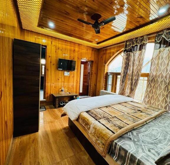 Hotel Frosty Mountain Resort