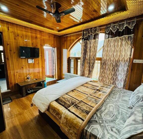 Hotel Frosty Mountain Resort