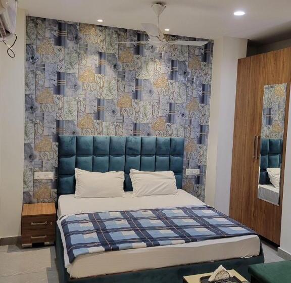 בית מלון כפרי Guru Guest House    Green Velly Lpu