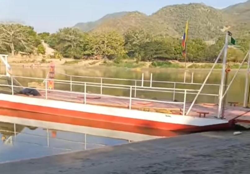 ホテル Habitacion Para Varias Personas