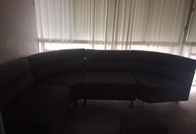 ホテル Habitacion Para Varias Personas