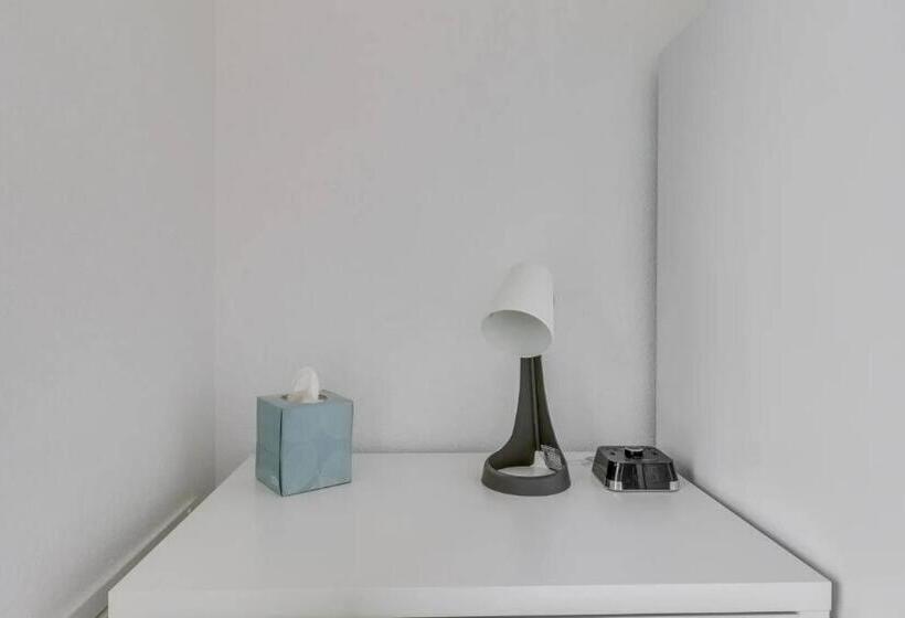 فندق King Bed Studio Free Shuttle