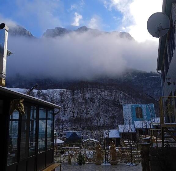 هتل Mountain Breeze