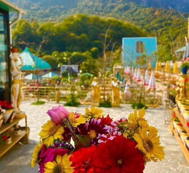 هتل Mountain Breeze