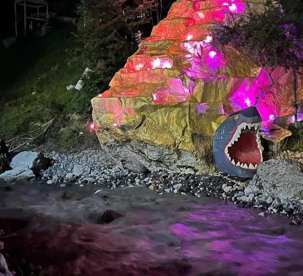 هتل Mountain Breeze