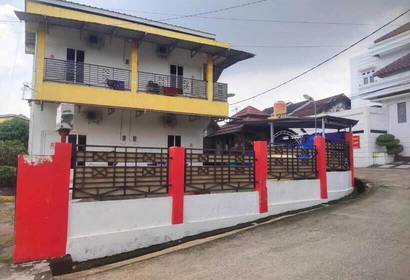 בית מלון כפרי Wisma Al Araf Syariah Mitra Reddoorz Palembang