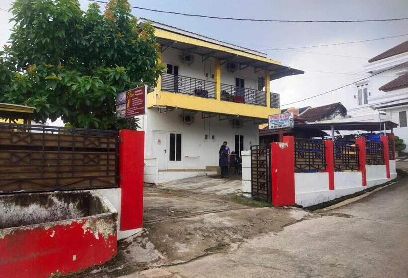 בית מלון כפרי Wisma Al Araf Syariah Mitra Reddoorz Palembang