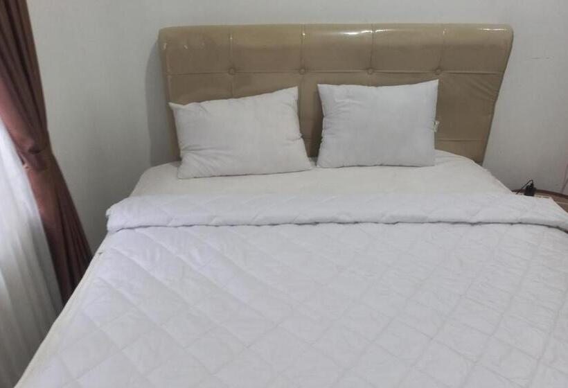 Отель Oyo 93820 Salma Homestay Syariah