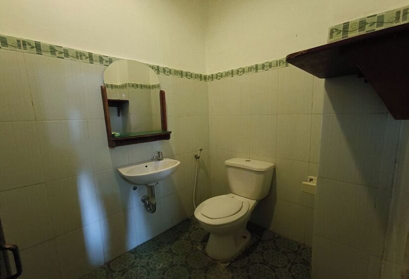 בית מלון כפרי Oyo 93826 Cprc Inn Serpong