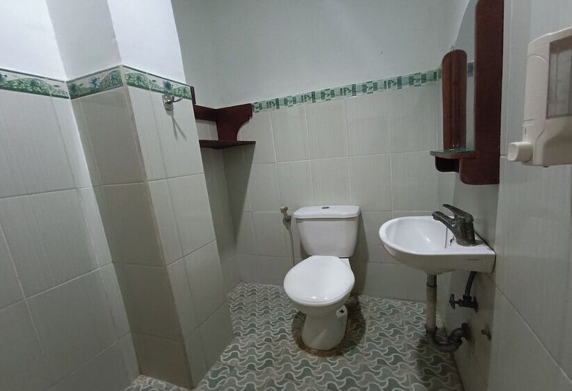 בית מלון כפרי Oyo 93826 Cprc Inn Serpong