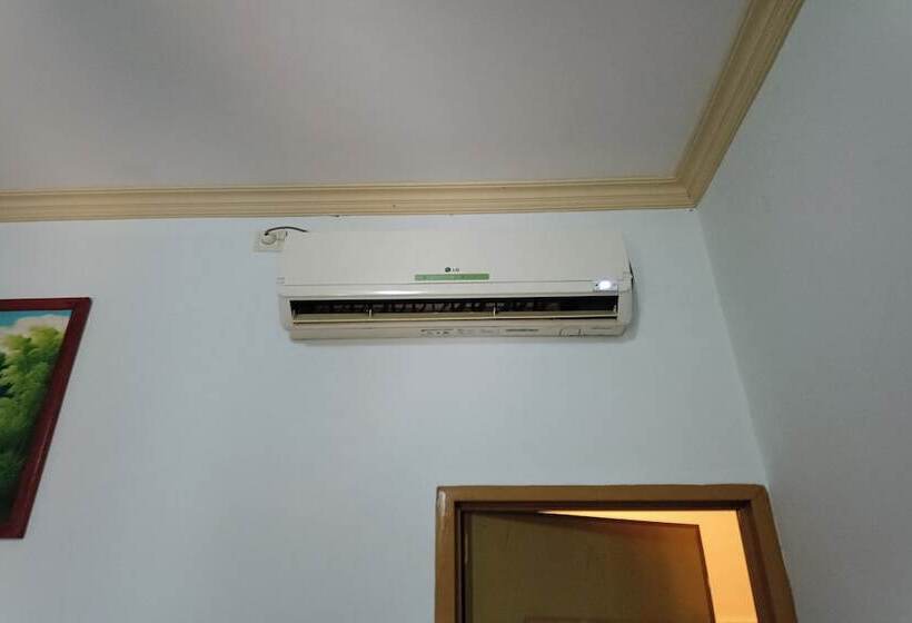 ホテル Oyo 93831 Penginapan Cisauk