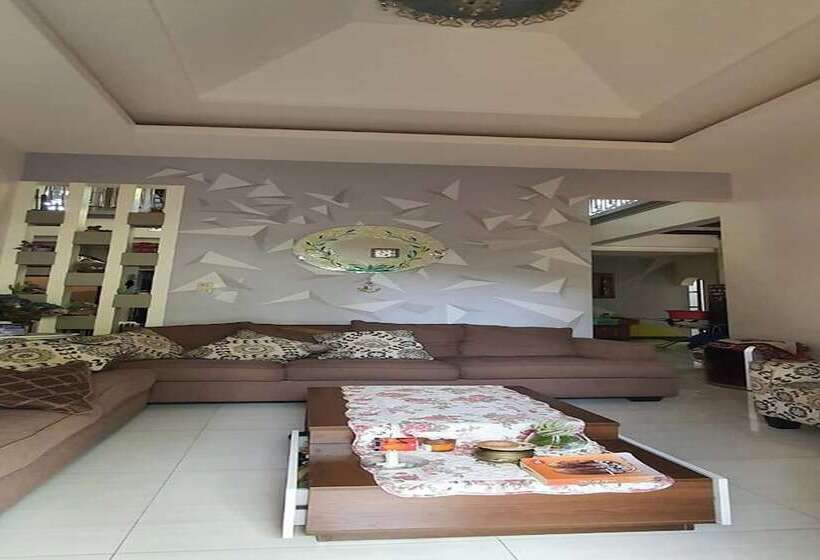 ホテル Oyo 93831 Penginapan Cisauk