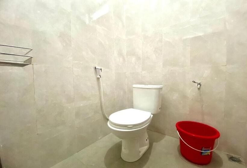 Отель Oyo 93838 Delia Inn Syariah