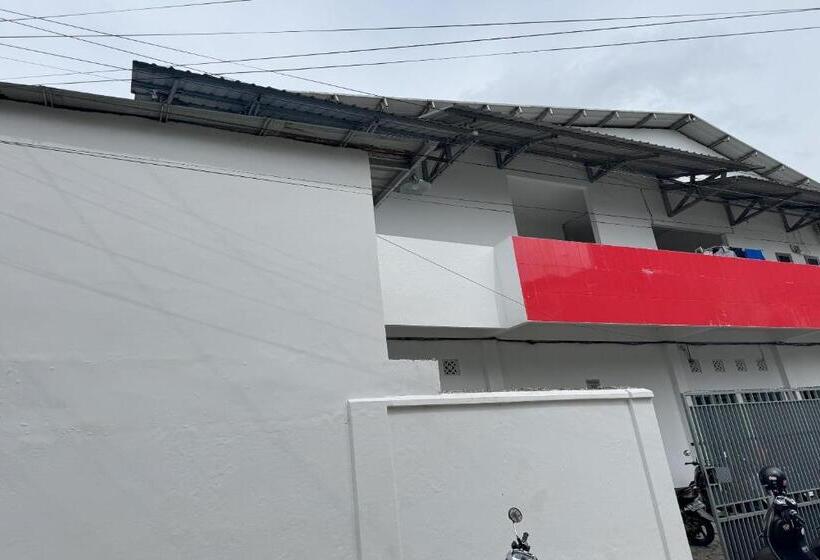 בית מלון כפרי Oyo 93858 Kost Reski 2