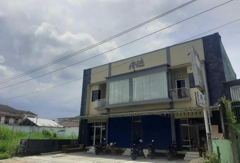 Отель Oyo 93860 Wonosobo Bunkbed