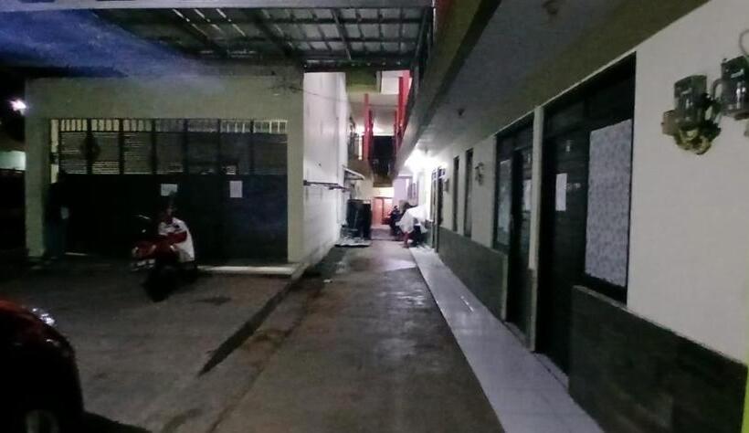 호텔 Oyo 93861 Adinda Guest House Syariah