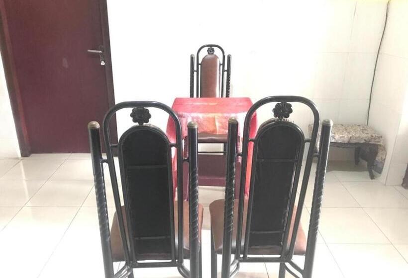 호텔 Oyo 93864 Wisma Gading Syriah