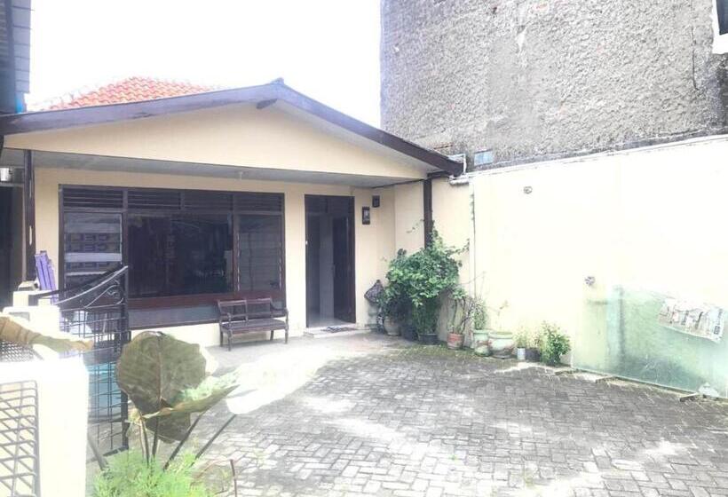 호텔 Oyo 93864 Wisma Gading Syriah