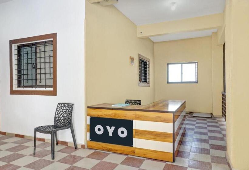 בית מלון כפרי Oyo Krishna Executive