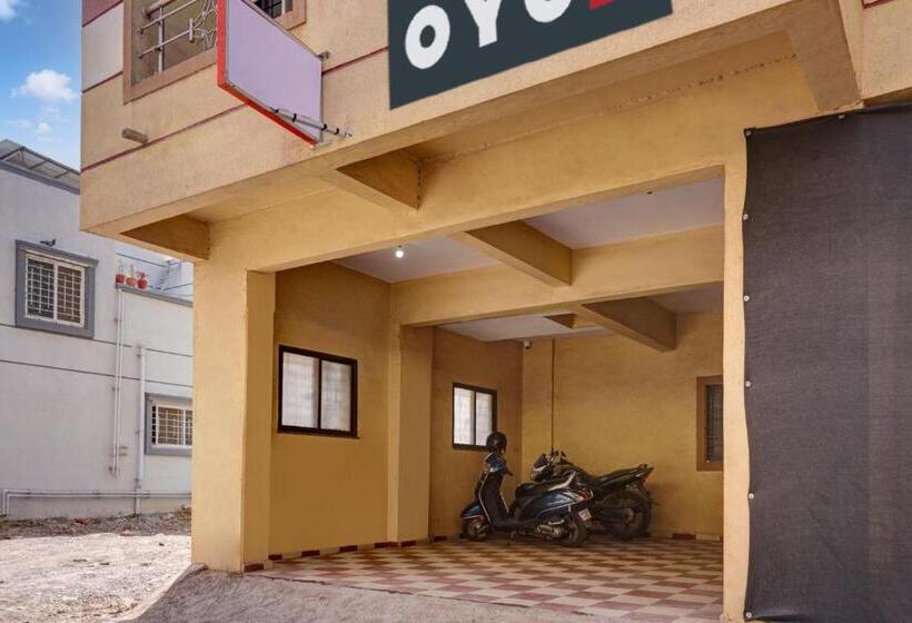 בית מלון כפרי Oyo Krishna Executive