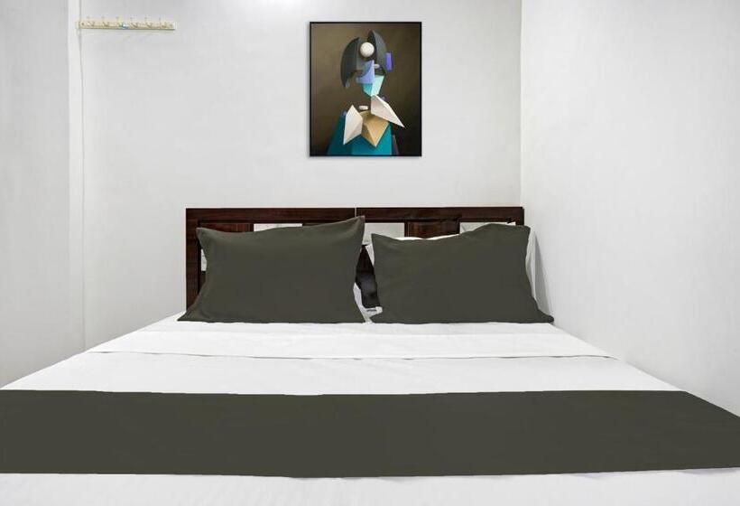 בית מלון כפרי Oyo Krishna Executive