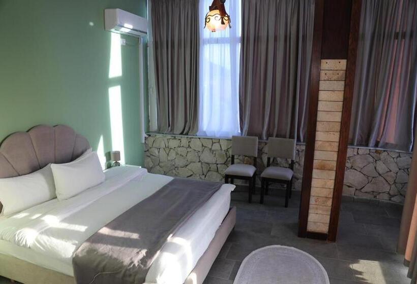 호텔 Pamja E Qyteteve