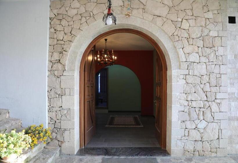 호텔 Pamja E Qyteteve