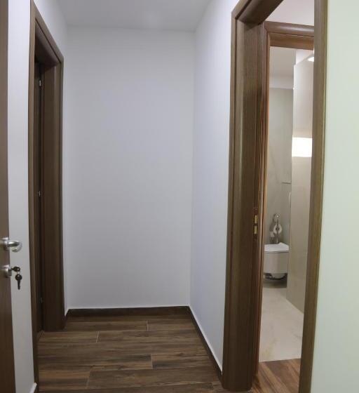 호텔 Pamja E Qyteteve