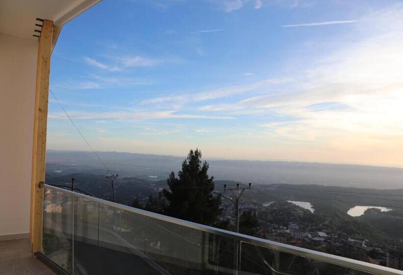 호텔 Pamja E Qyteteve