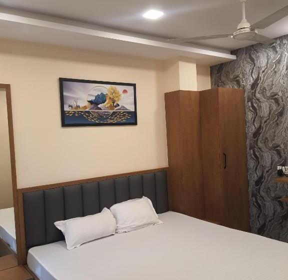 Отель Paradise Inn