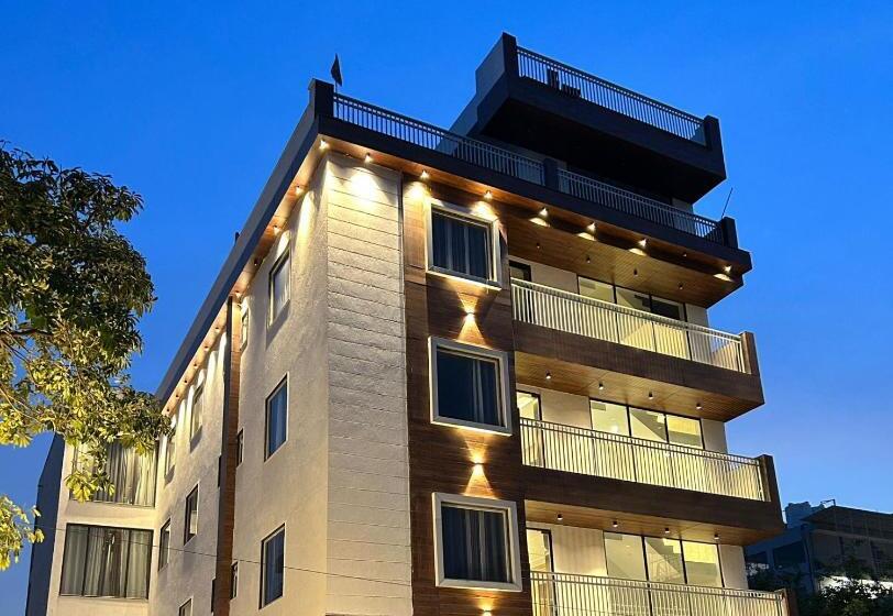 호텔 Raksha Suites & Banquet Greater Noida