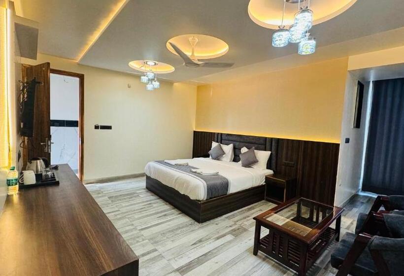 호텔 Raksha Suites & Banquet Greater Noida